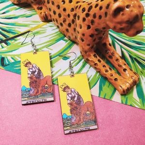 Strength Tarot Earrings 🦁